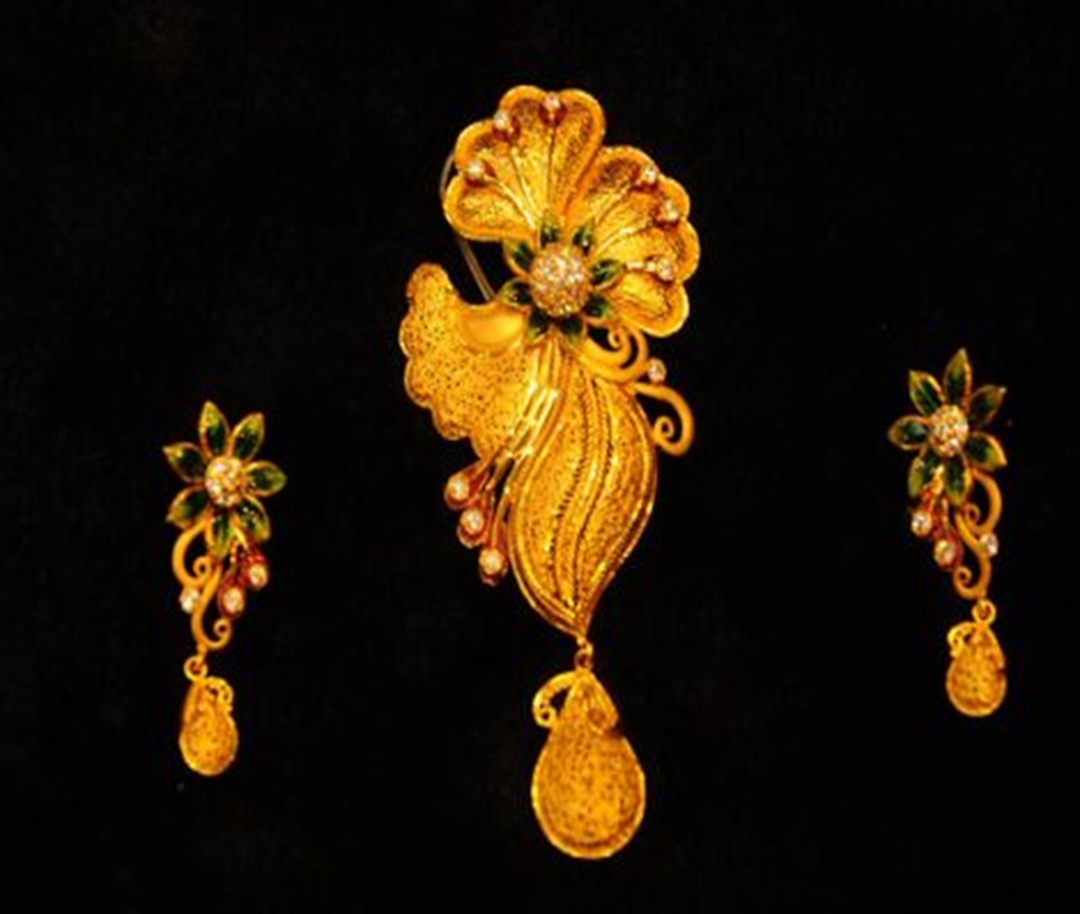 Thulasi and Thulasi Venkatachala Setty Jewellers